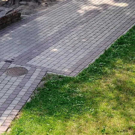 아파트 With Terrace